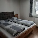 Leonards Aparts