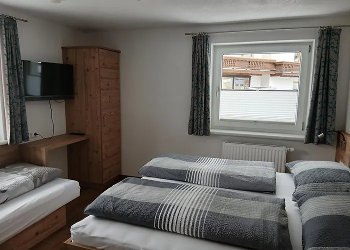 Leonards Aparts شقة