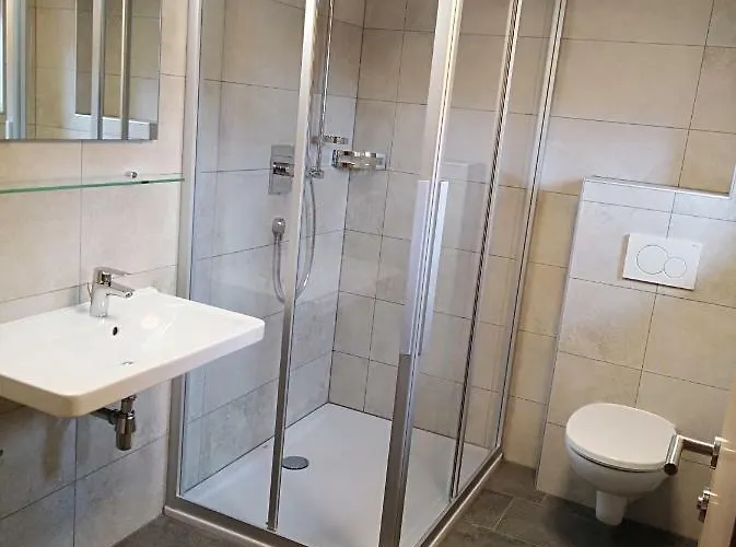 Leonards Aparts كابل