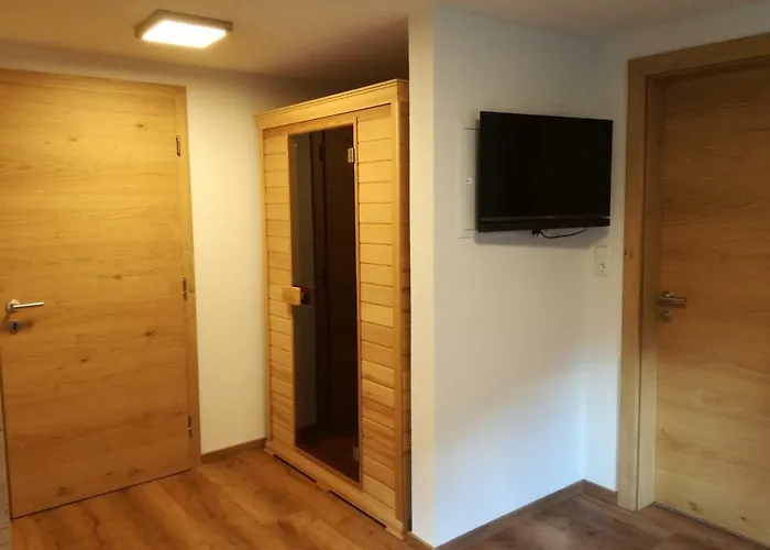 Leonards Aparts * كابل