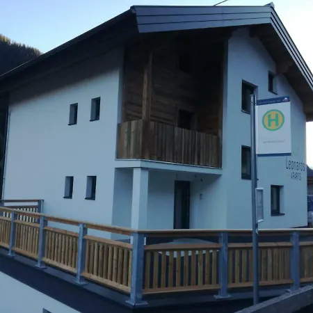 Leonards Aparts Apartman